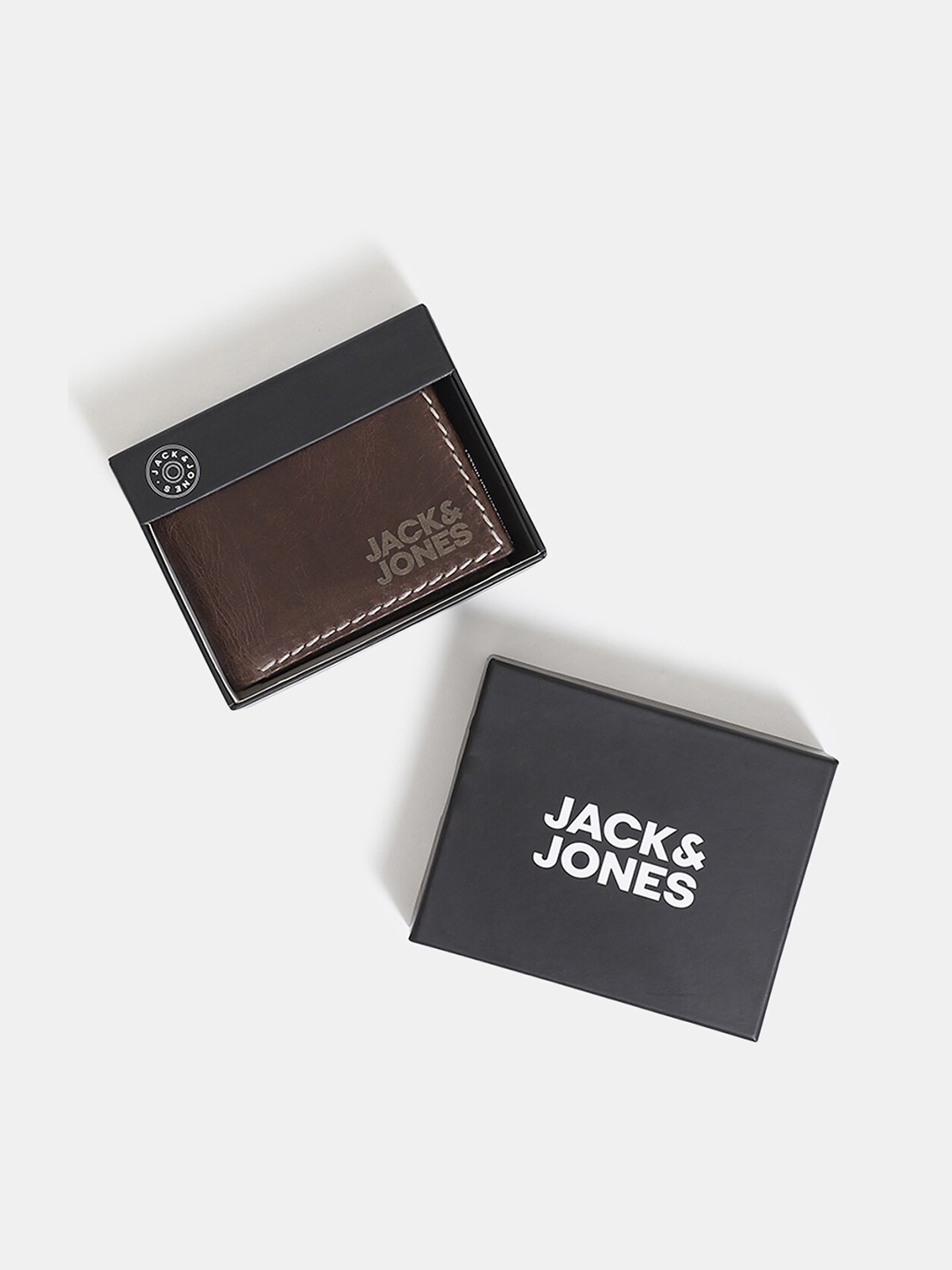 

Jack & Jones Men Textured Leather Two Fold Wallet, Brown