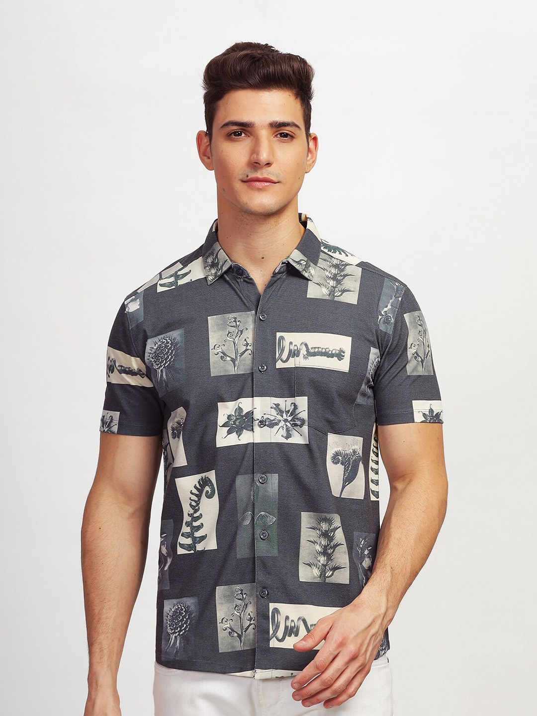 

BULLMER Straight Abstract Printed Spread Collar Cotton Curved Casual Shirt, Black