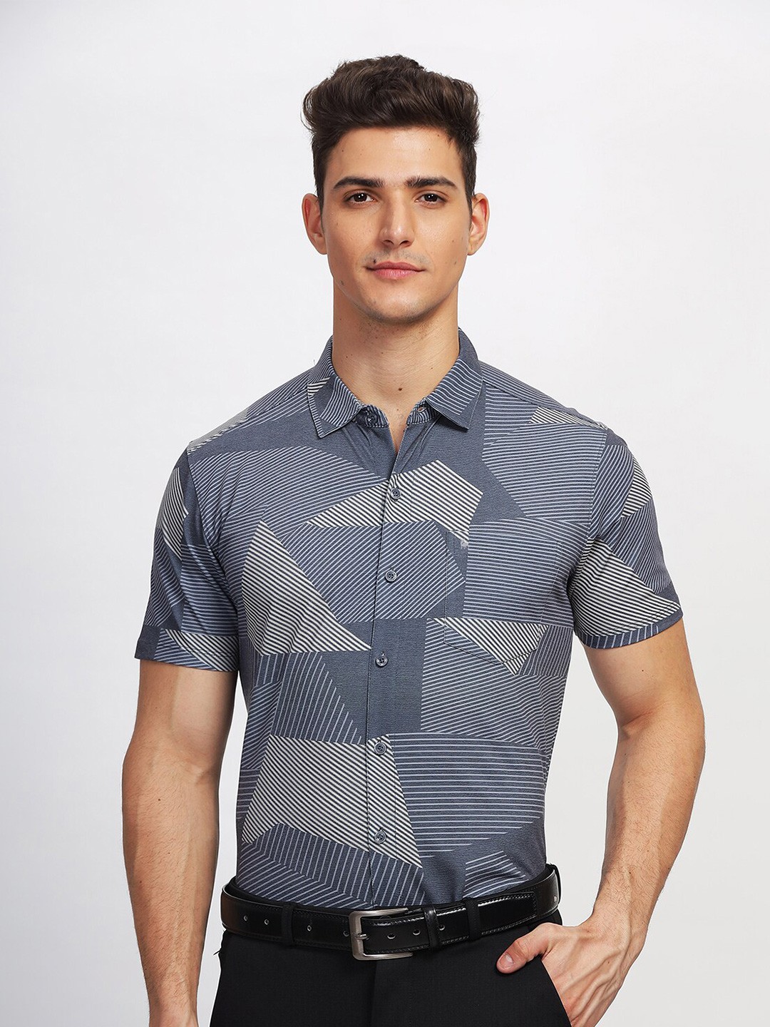 

BULLMER Straight Abstract Printed Spread Collar Cotton Curved Casual Shirt, Blue