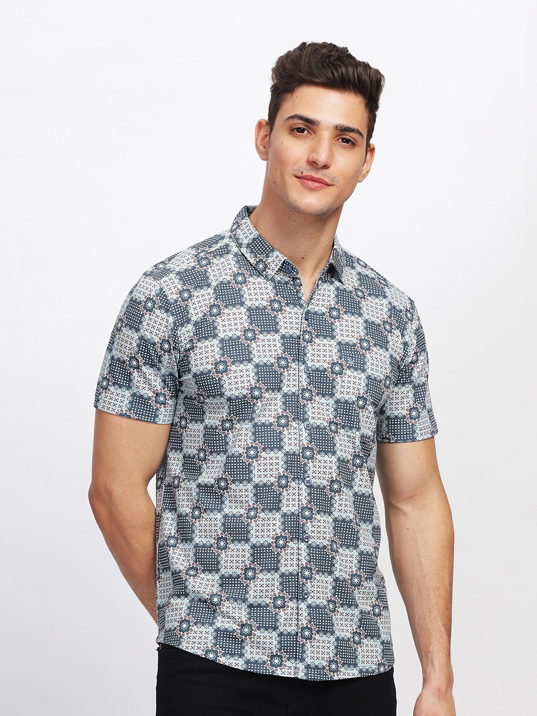 

BULLMER Straight Fit Geometric Printed Spread Collar Short Sleeves Cotton Casual Shirt, Green