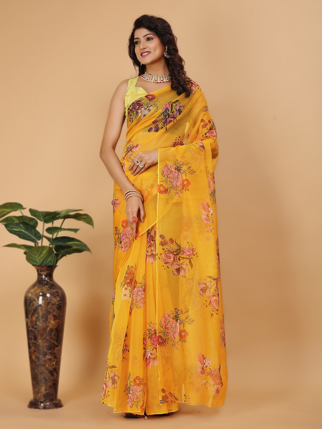 

Celeb Styles Floral Printed Saree, Yellow