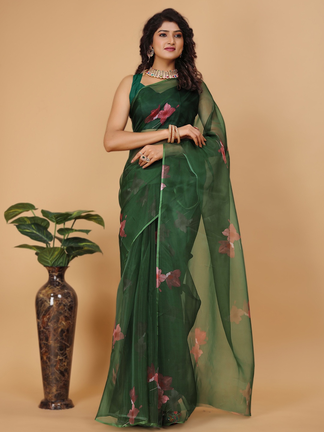 

Celeb Styles Floral Printed Saree, Green
