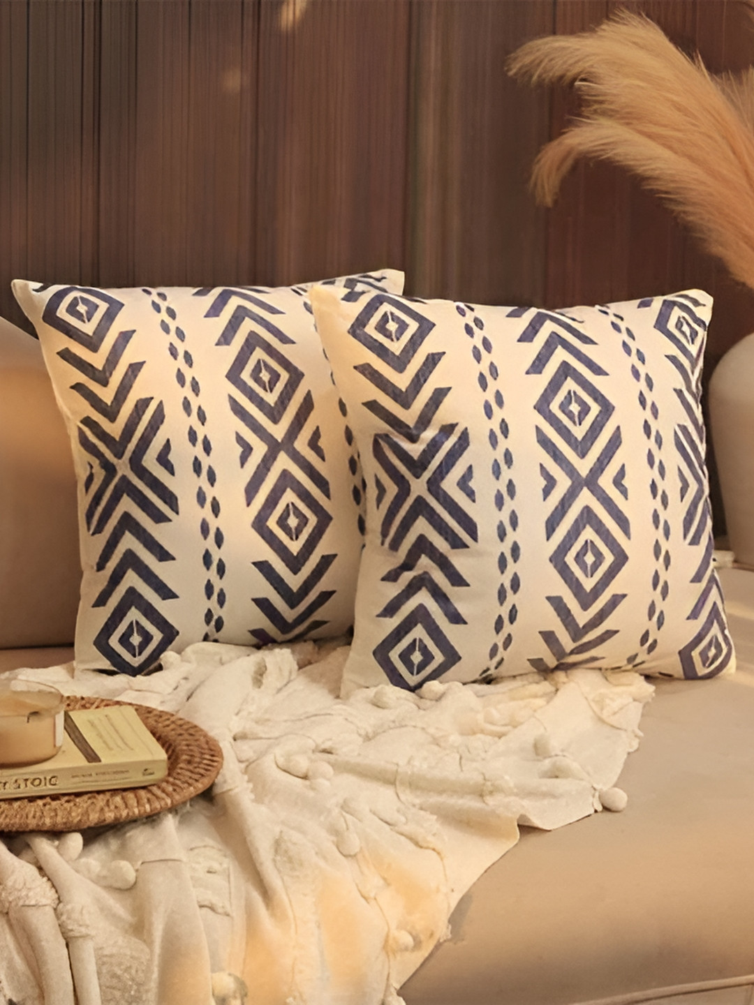 

BELLA TRUE Cream-Coloured & Black 2 Pieces Geometric Square Cushion Covers