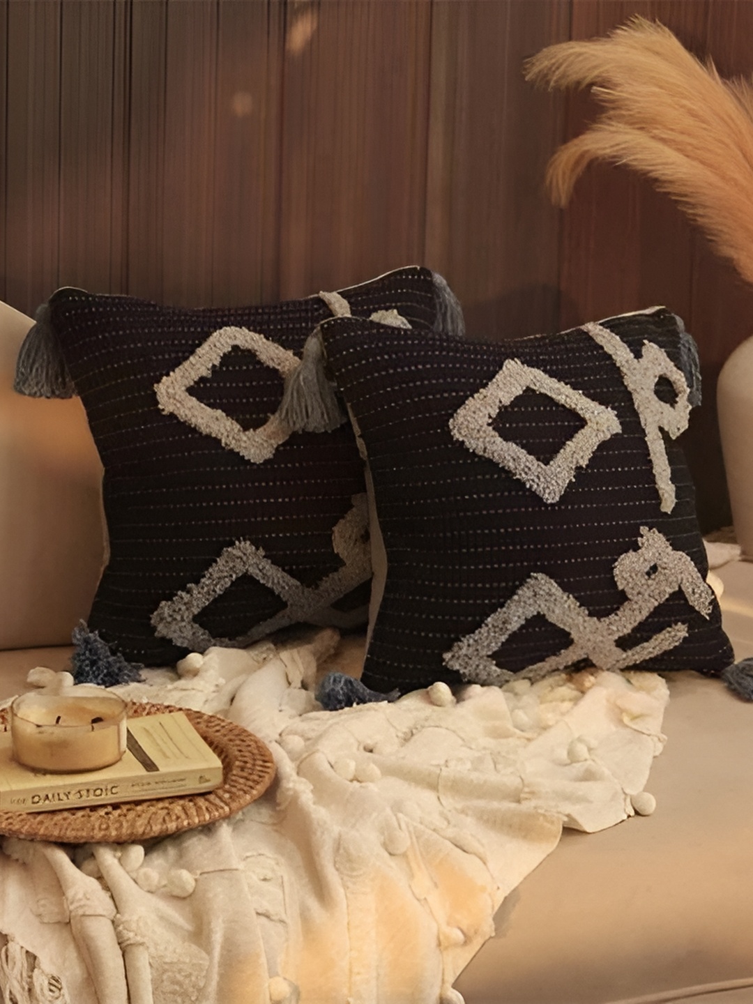 

BELLA TRUE Black & White 2 Pieces Geometric Square Cushion Covers