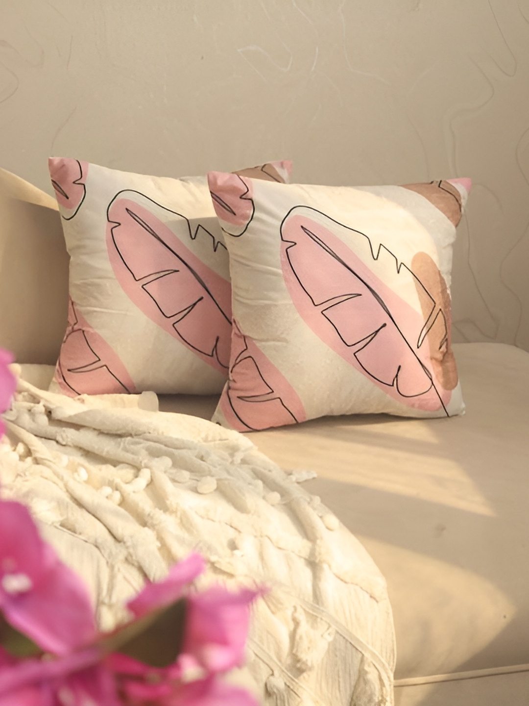 

BELLA TRUE Cream-Coloured & Pink 2 Pieces Floral Square Cushion Covers