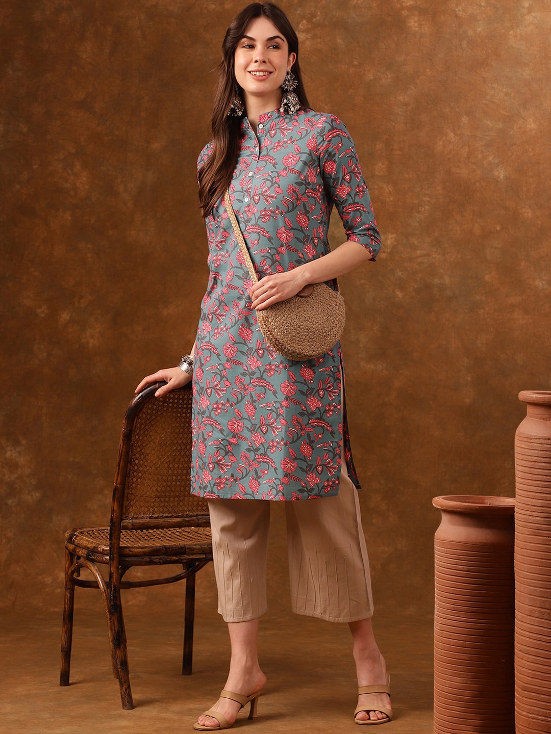 

Anouk Floral Printed Mandarin Collar Pure Cotton Straight Kurta, Grey