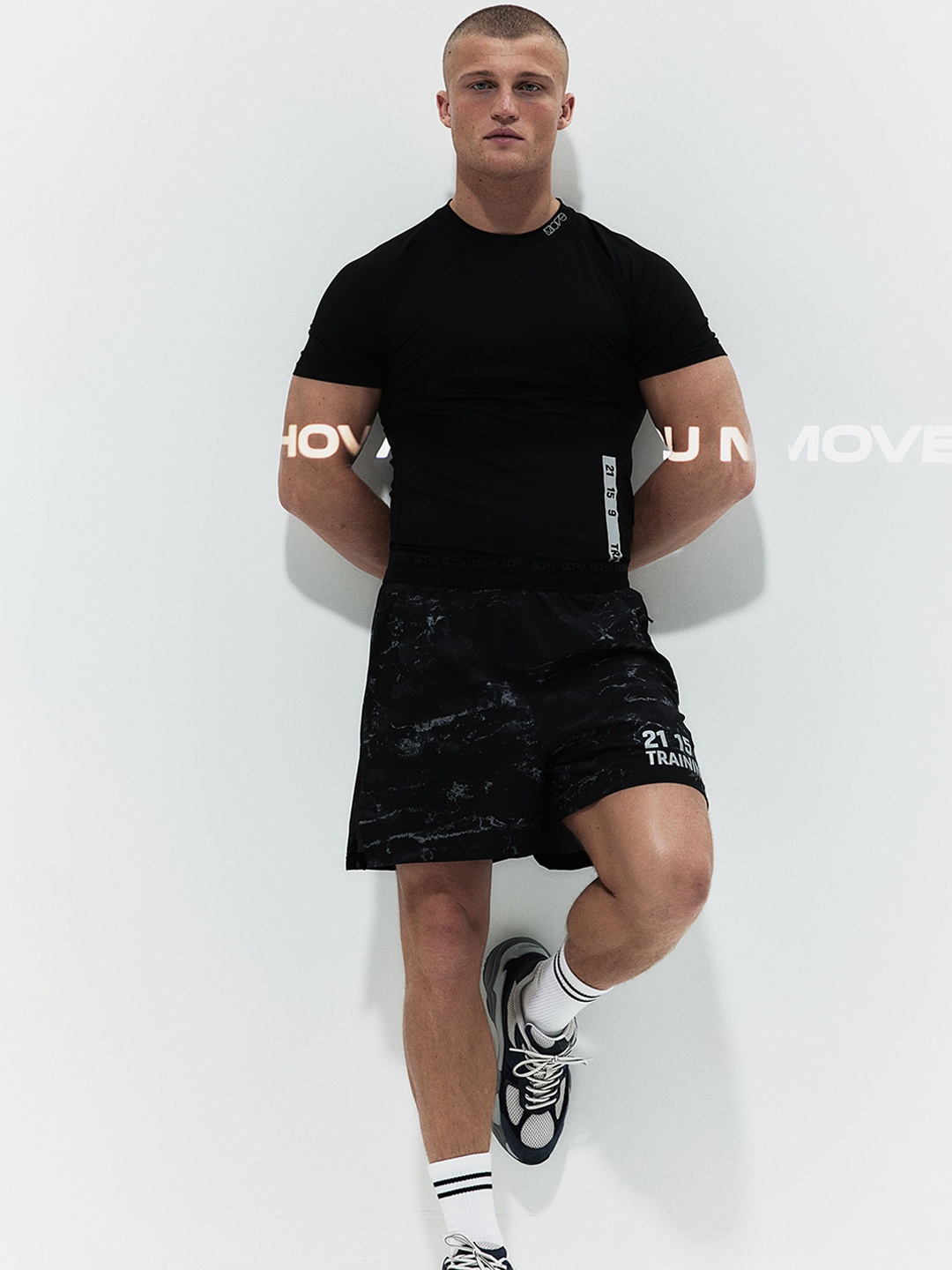 

H&M Men DryMove Sports Shorts, Black
