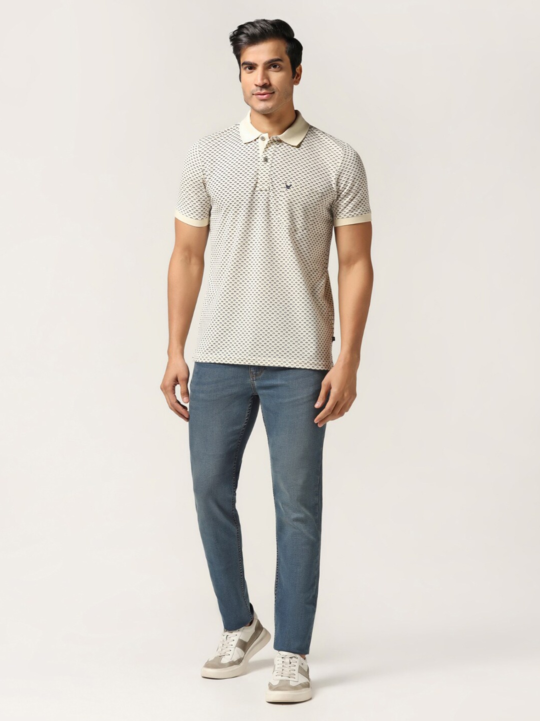 

Blackberrys Printed Polo Collar Cotton Slim Fit T-shirt, Off white