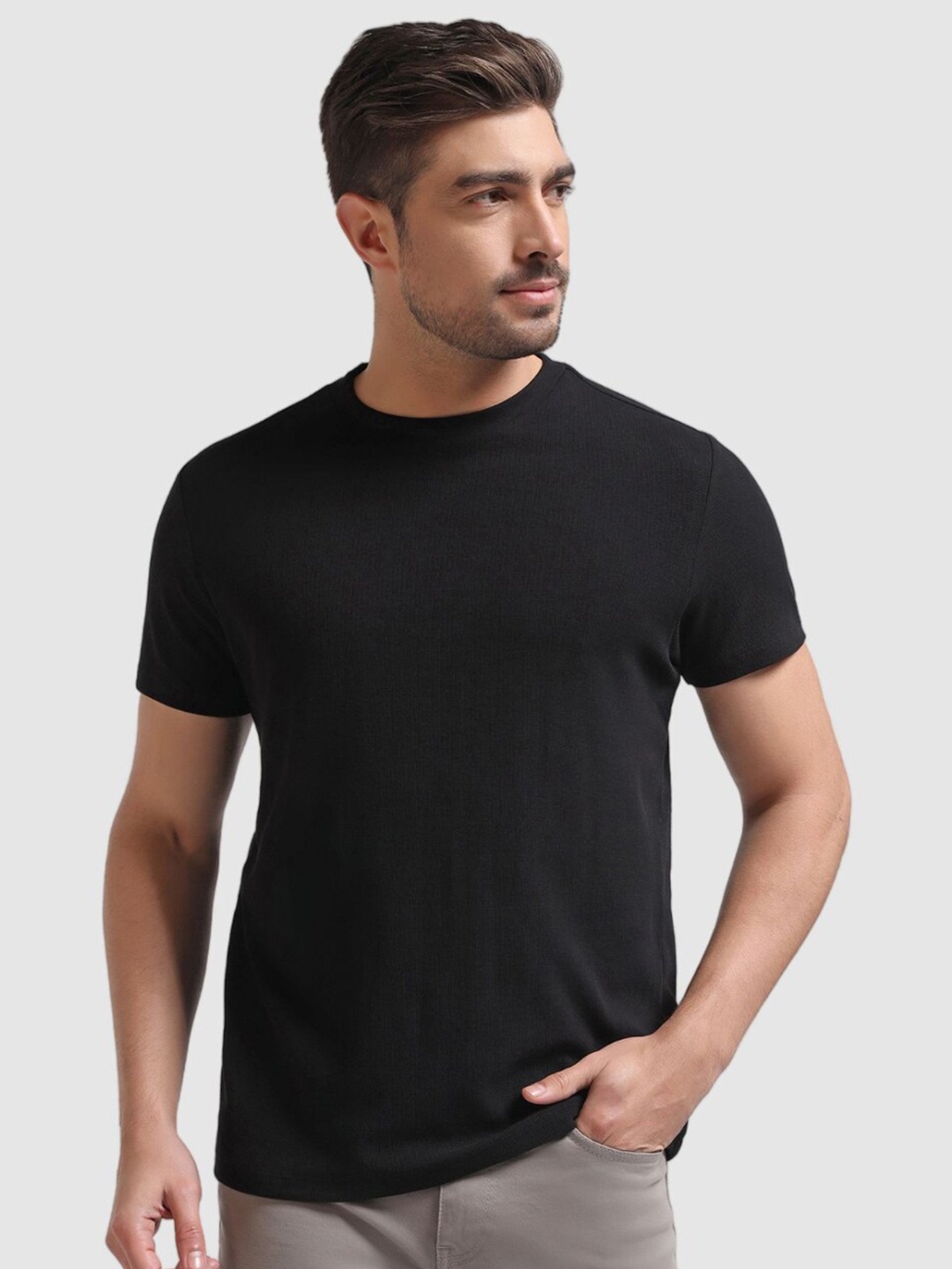 

Blackberrys Round Neck Slim Fit Cotton T-shirt, Black