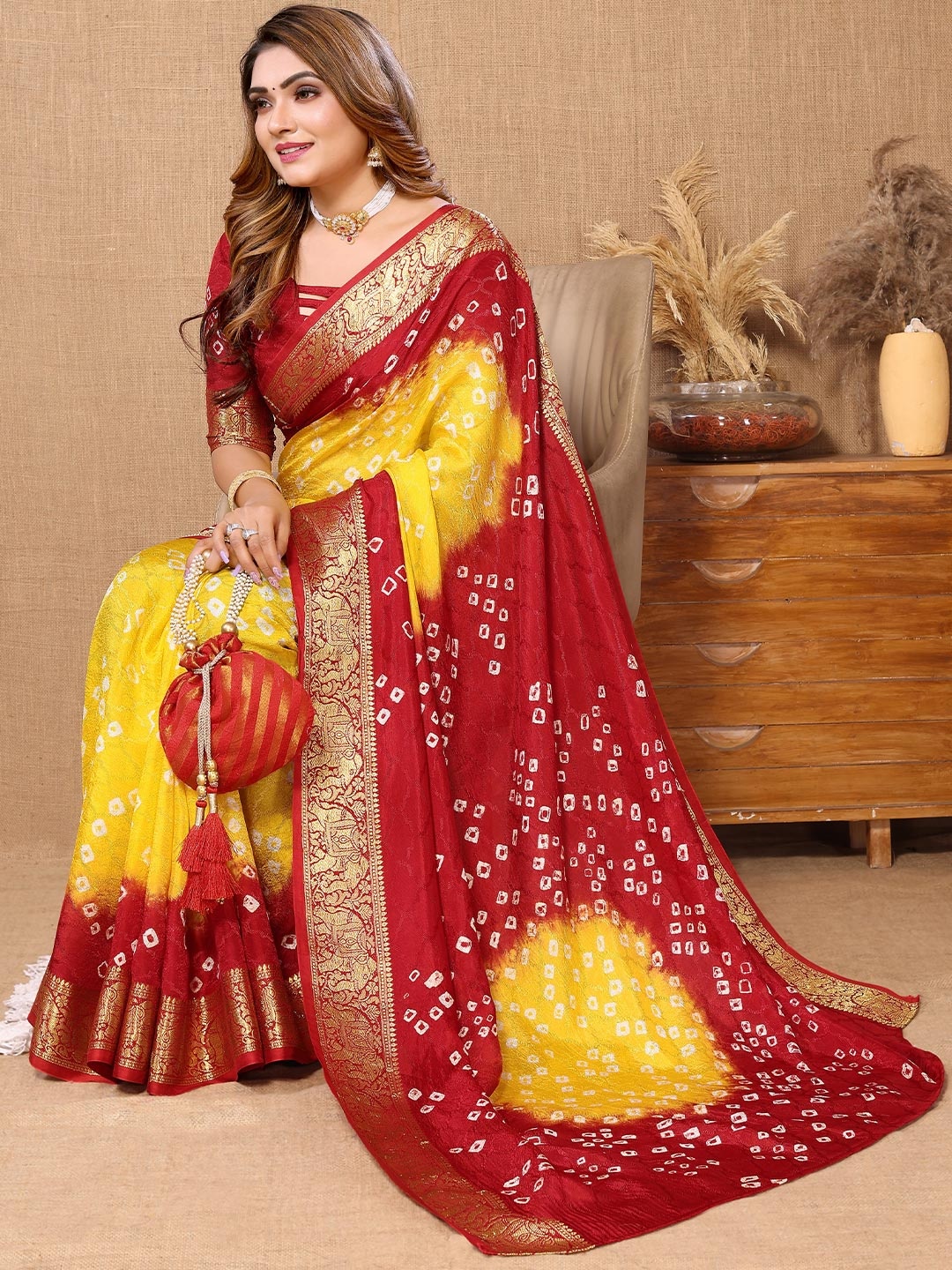 

Bandhanivilla Zari Art Silk Bandhani Saree, Yellow
