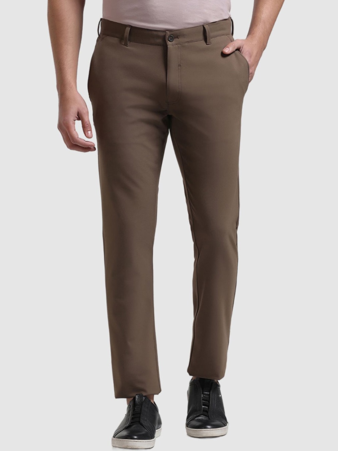 

Blackberrys Men Slim Fit Mid-Rise Chinos, Brown