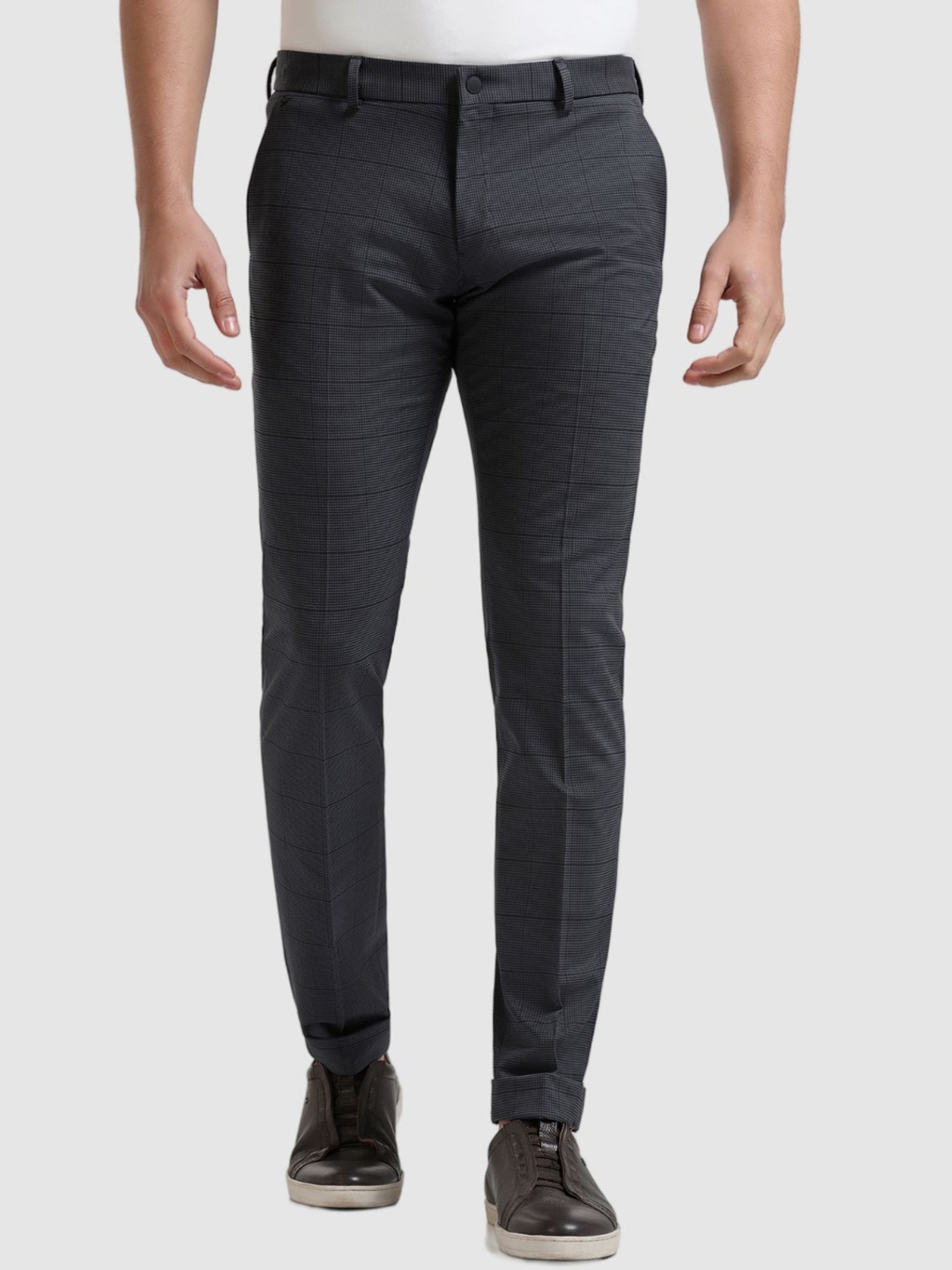

Blackberrys Men Checked Slim Fit Low-Rise Trousers, Charcoal