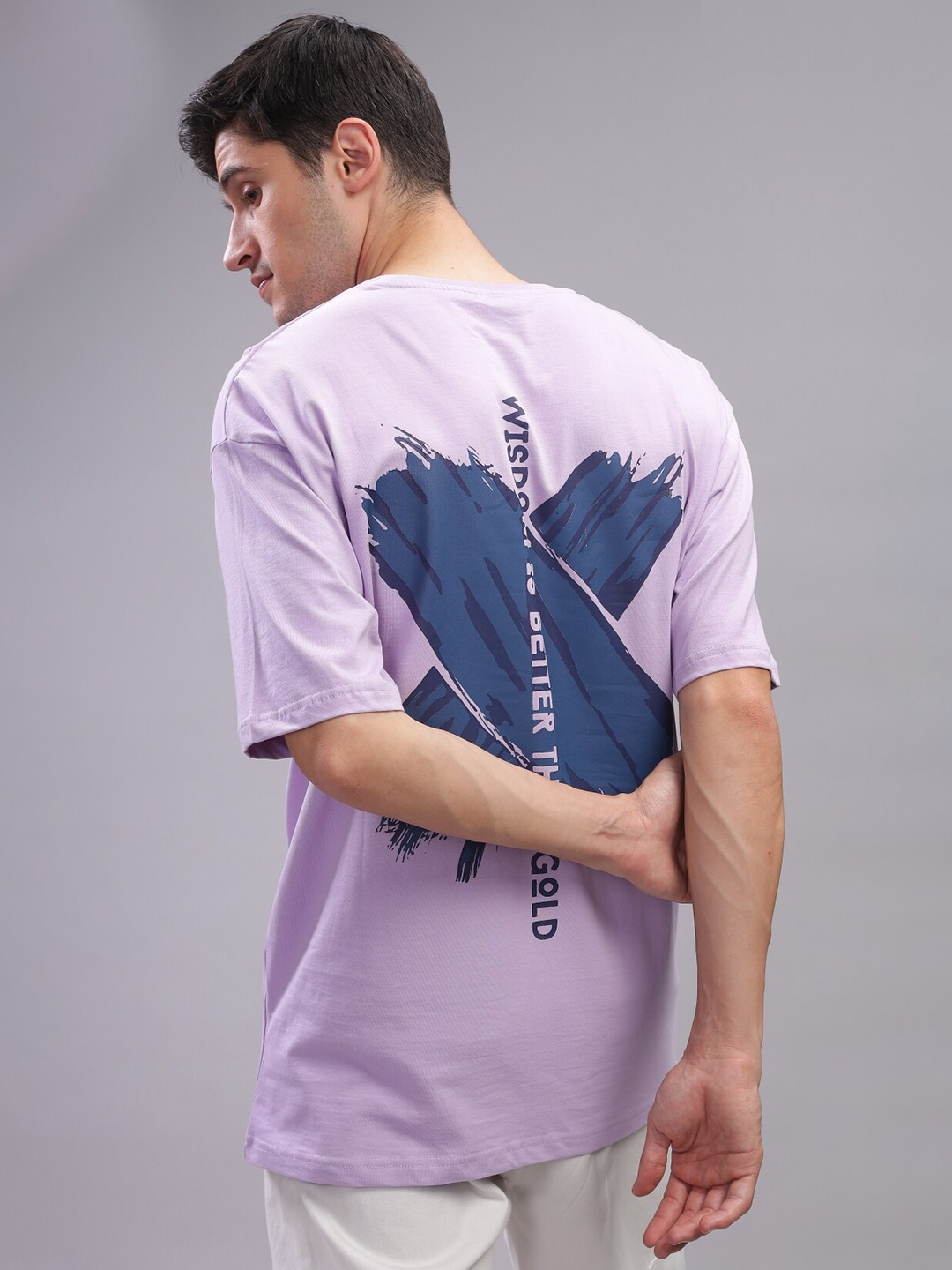 

ADRO Men Typography Applique T-shirt, Lavender