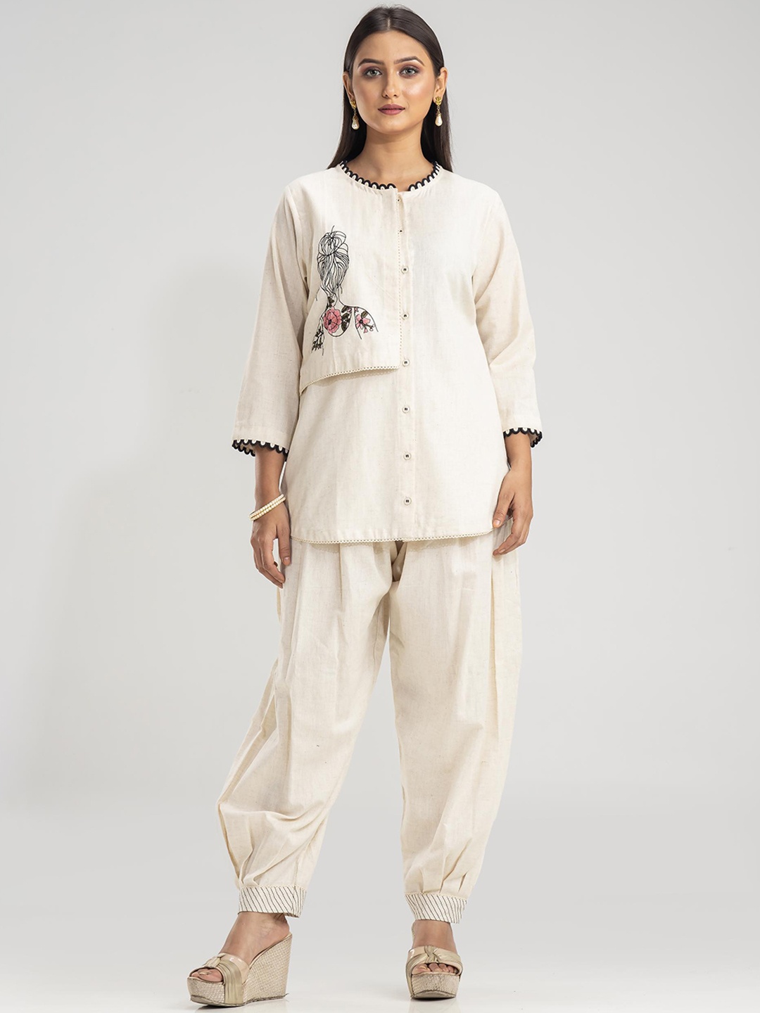 

SACRED SUTA Embroidered Detailed Top With Salwar, White