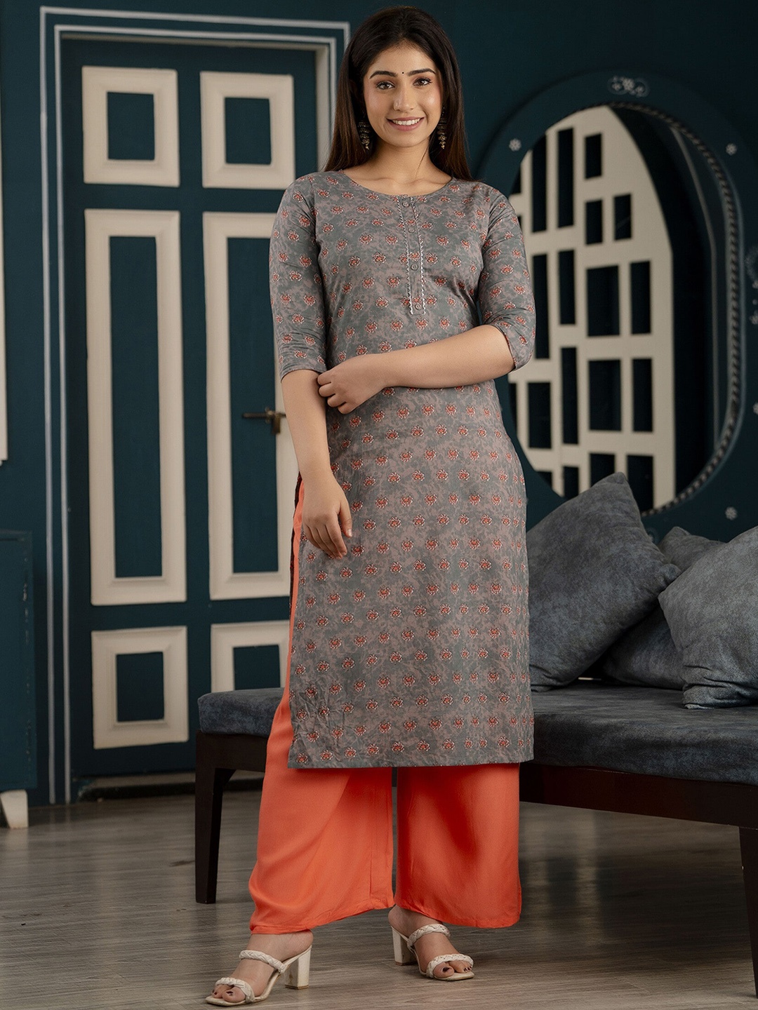 

Nayo Grey & Brown Floral Printed Cotton Straight Kurta