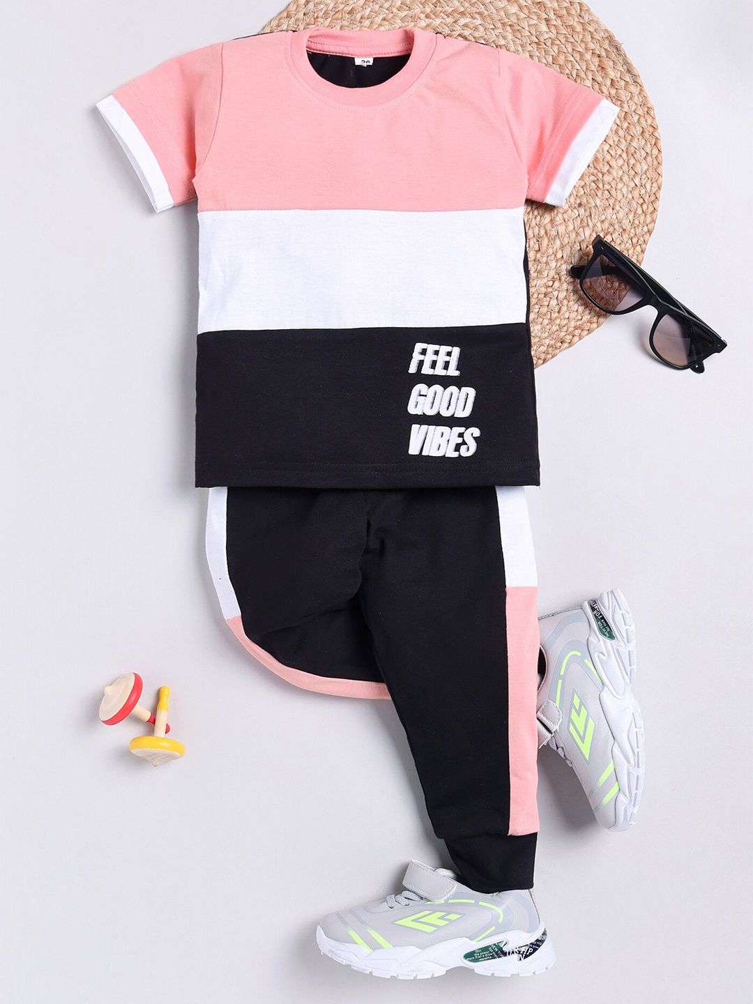 

carrydreams Boys Colourblocked Pure Cotton T-shirt with Trousers, Rose