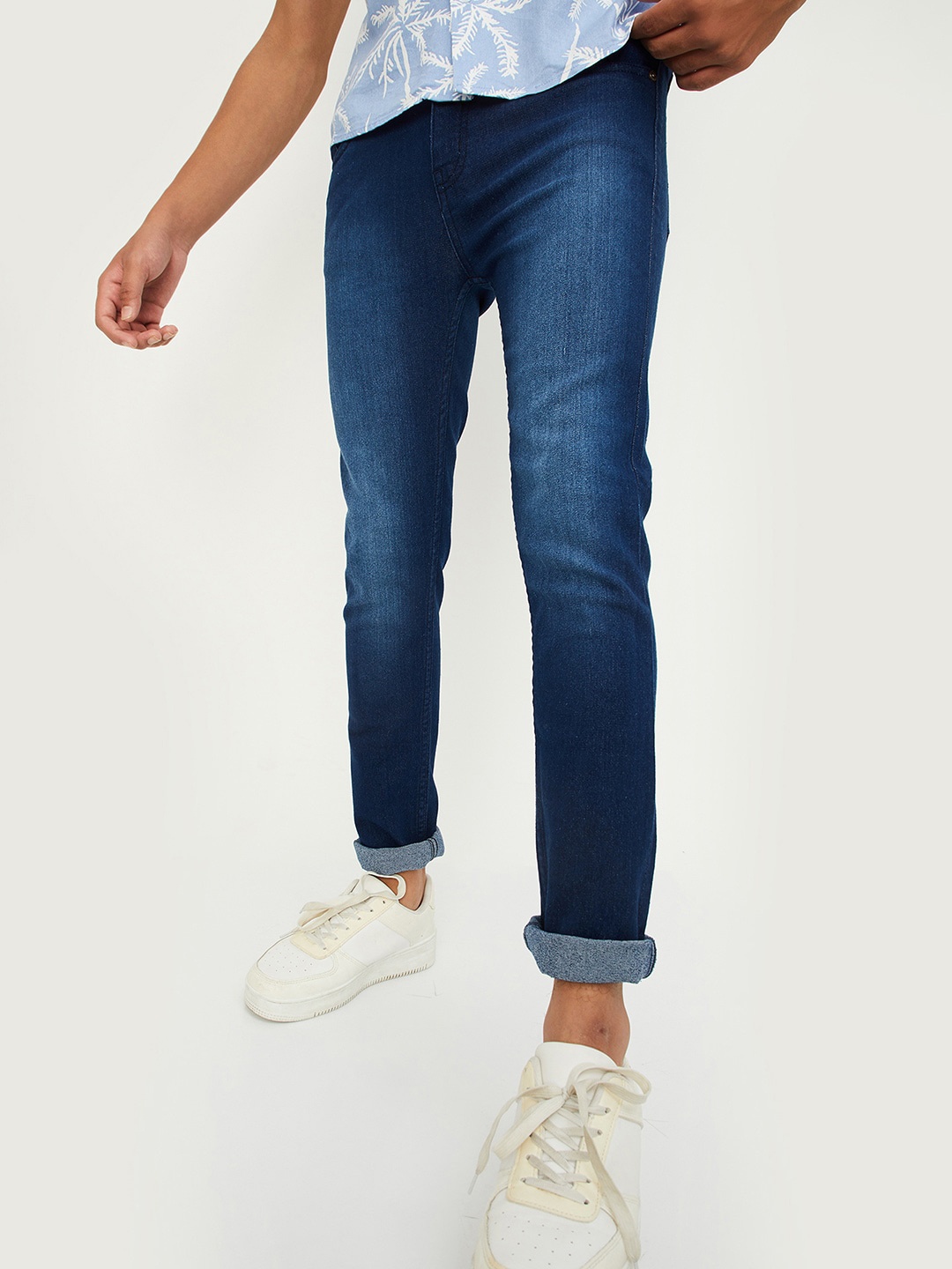 

max Boys Mid-Rise Light Fade Jeans, Blue