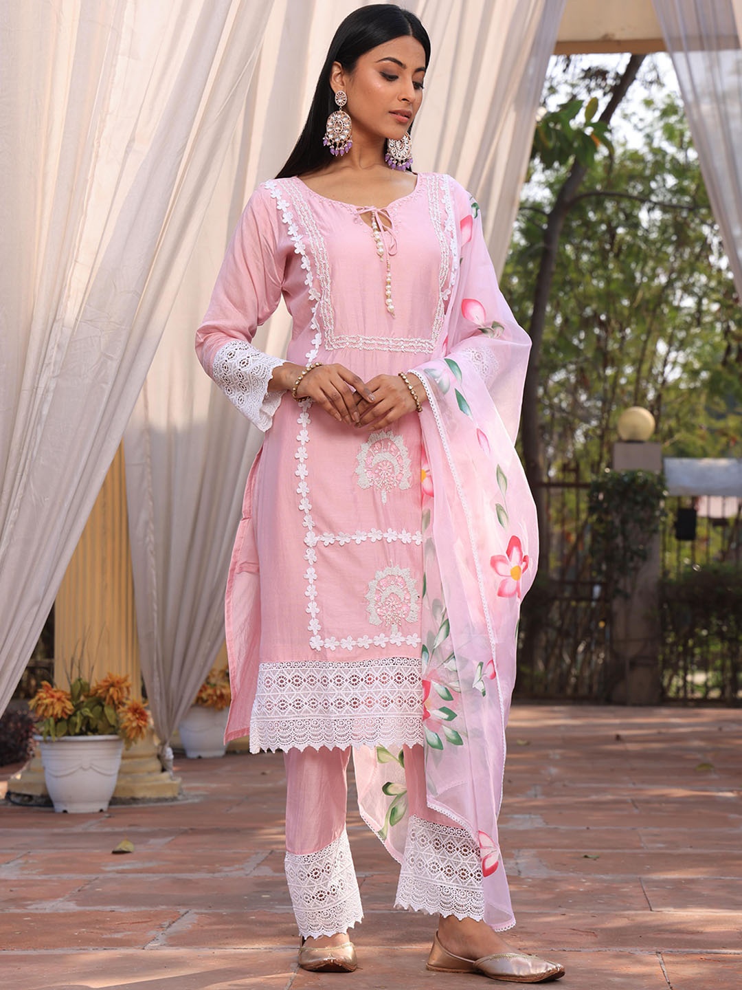 

Armaan Ethnic Floral Embroidered Regular Beads and Stones Kurta with Trousers & Dupatta, Pink