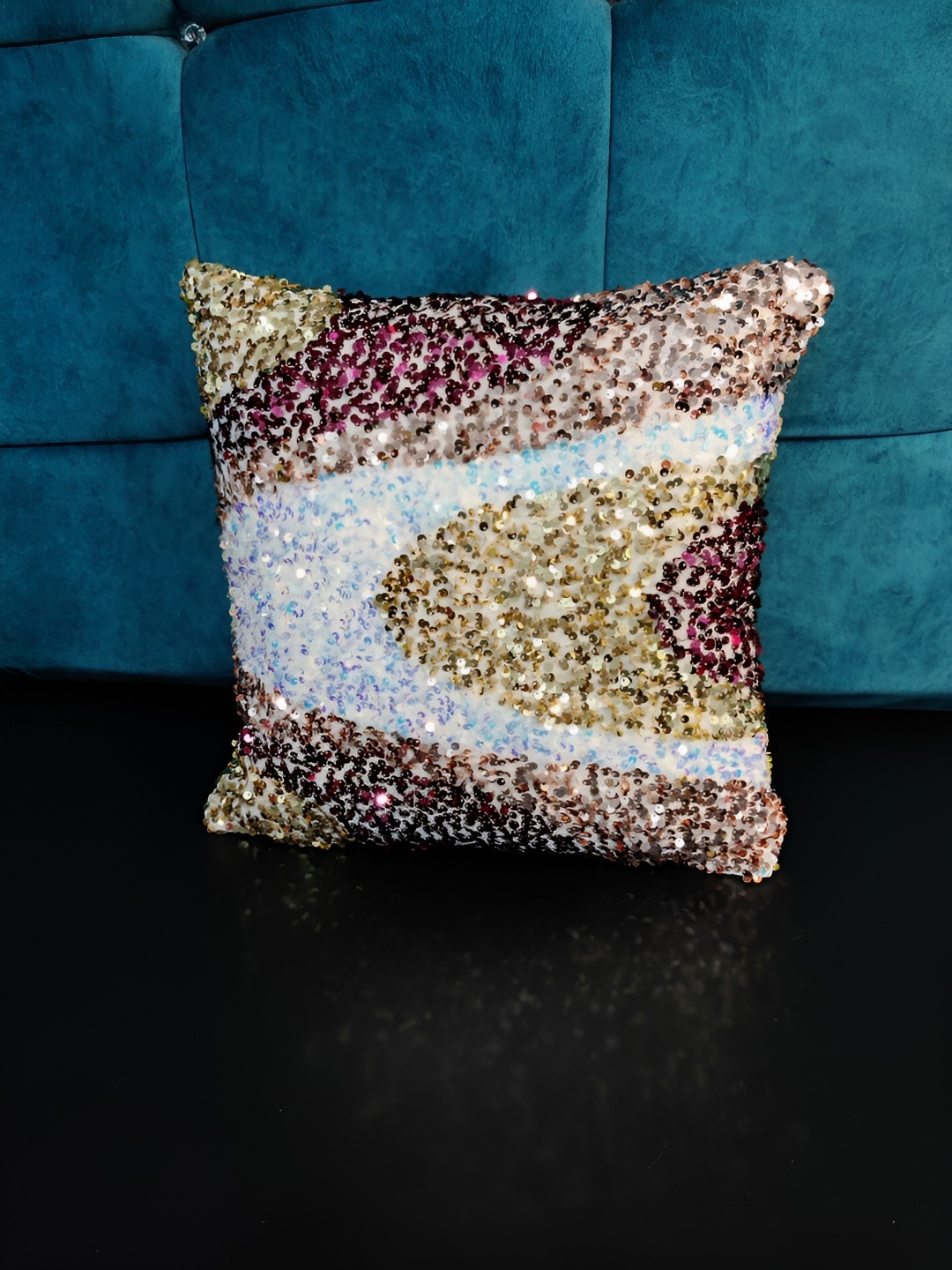 

SWA PEACHES DESIGN STUDIOS Blue & Gold-Toned Abstract Square Cushion Cover