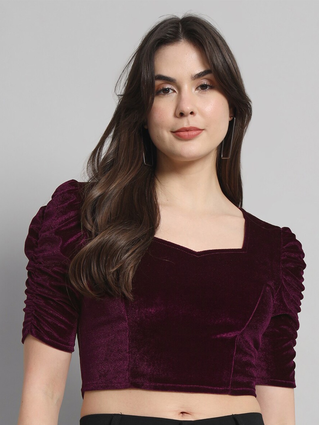 

VAARARO Sweetheart Neck Puff Sleeve Velvet Crop Top, Burgundy