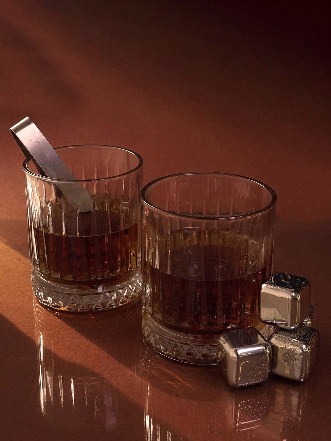 

SAKI Transparent 6 Pieces Whiskey Glasses & Stones Gift Set