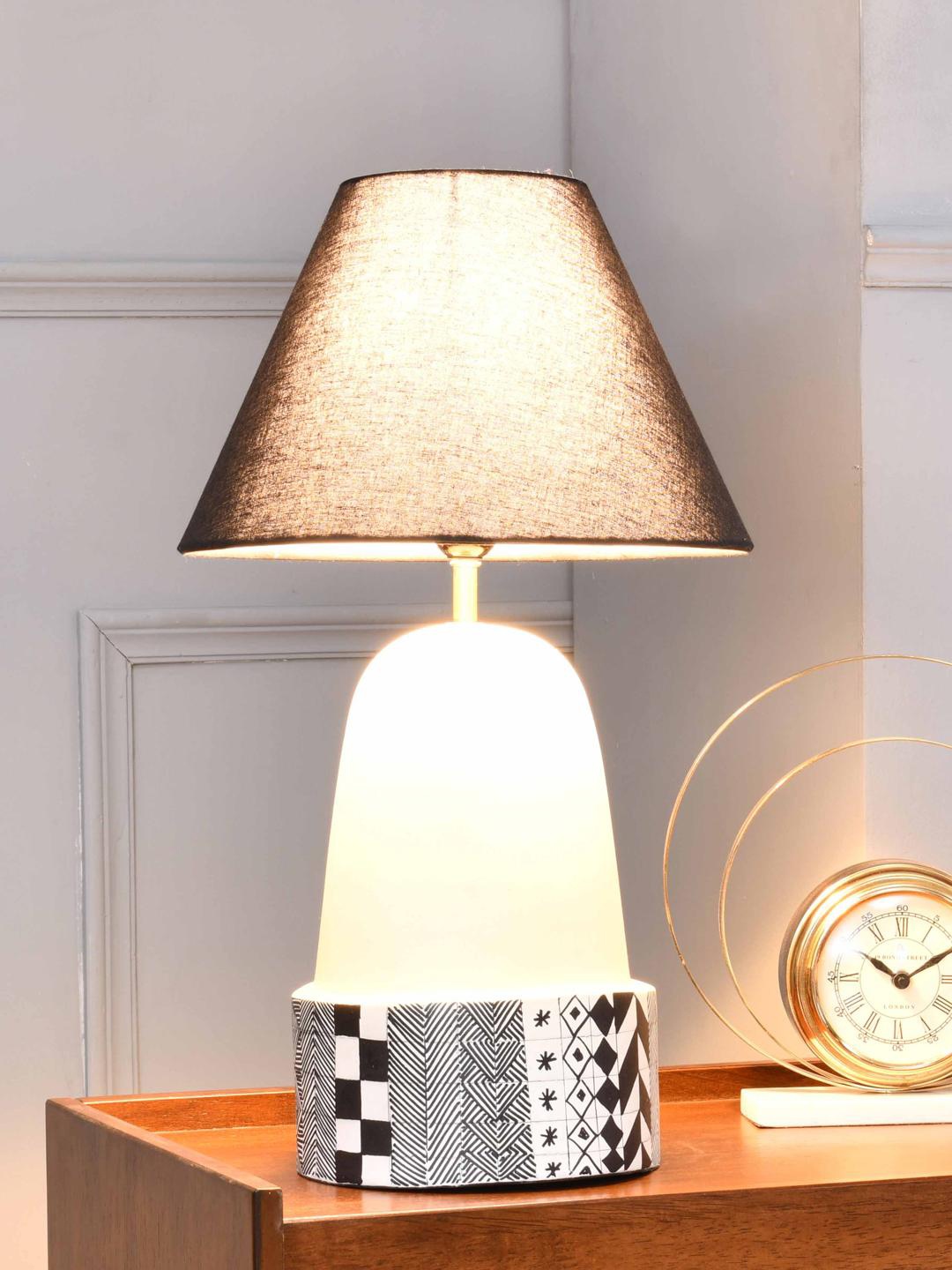 

Athome by Nilkamal White Printed Metal Quirky Frusturical Shaped Table Lamp