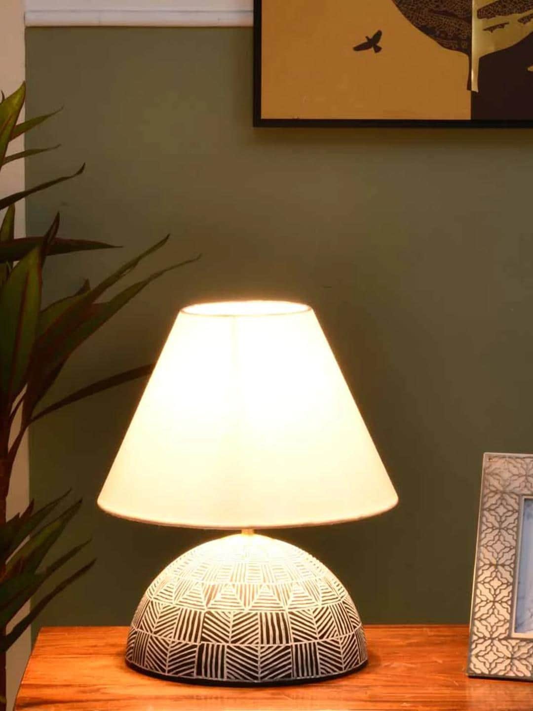 

Athome by Nilkamal Black & White Textured Frustum Shaped Metal Table Lamps