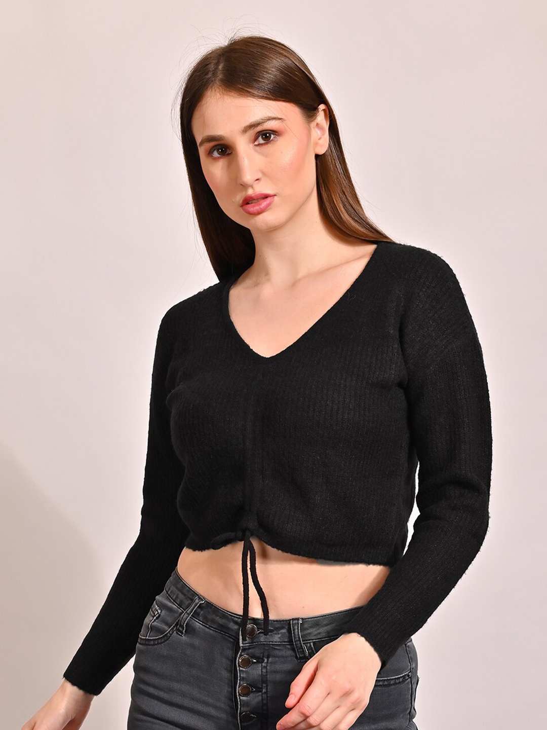 

NoBarr V-Neck Crop Top, Black