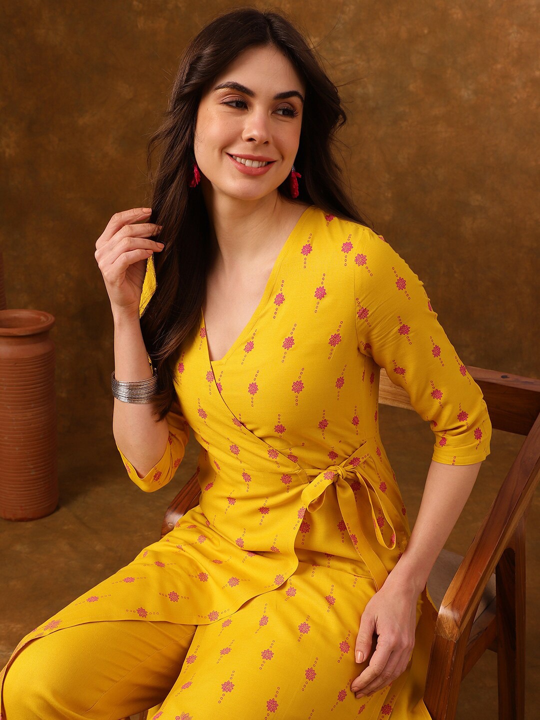 

Anouk Ethnic Motifs Printed V-Neck Angrakha Kurta with Trousers, Mustard