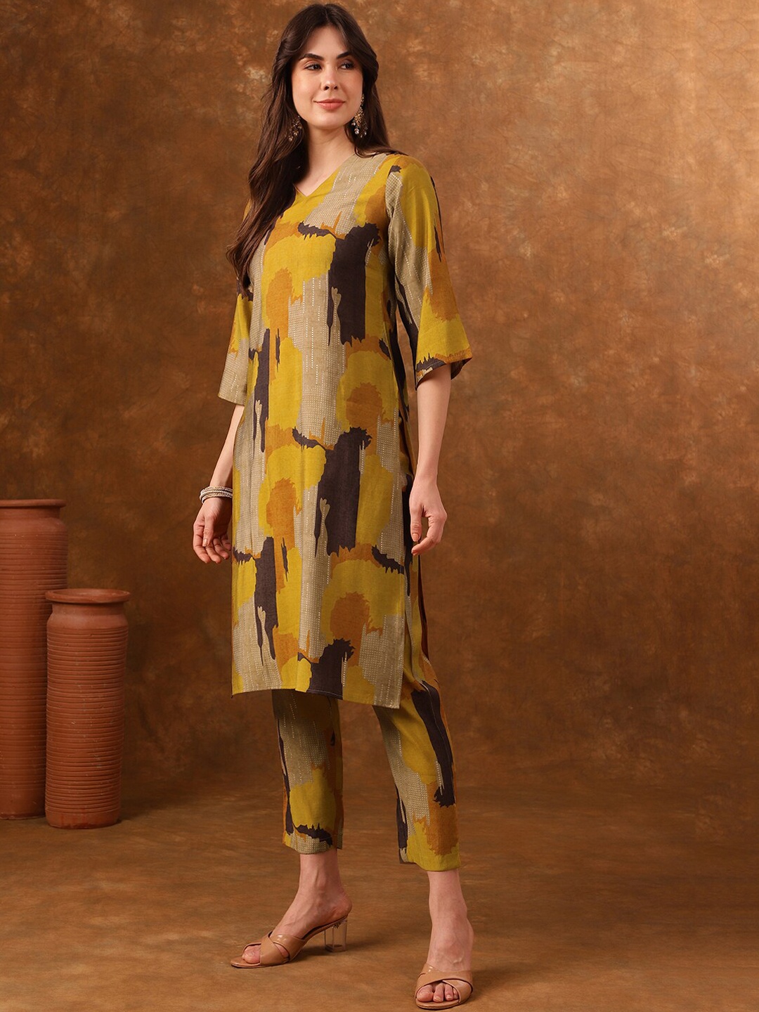 

Anouk Abstract Printed Kurta with Trousers, Mustard