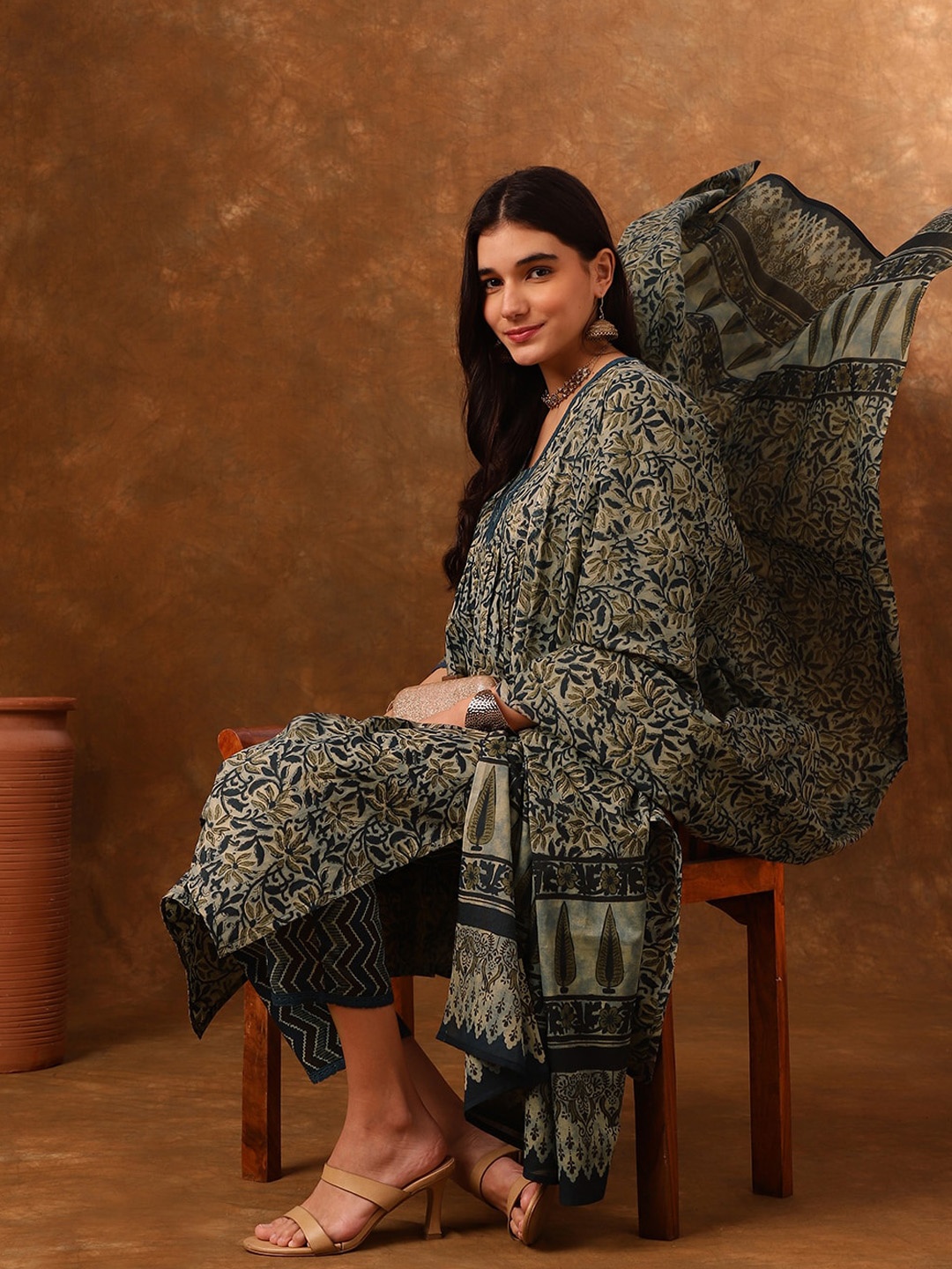 

Anouk Floral Printed Pure Cotton Kurta with Trousers With Dupatta, Grey melange