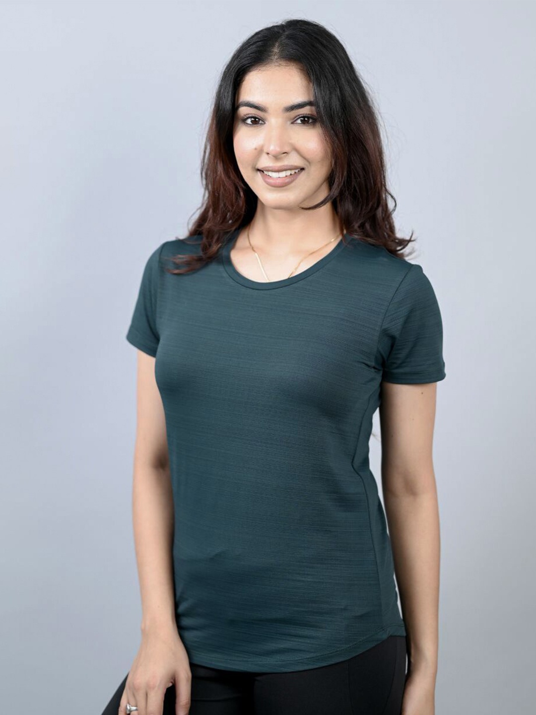 

Mlada Round Neck Short Sleeves Rapid-Dry Regular T-shirt, Green