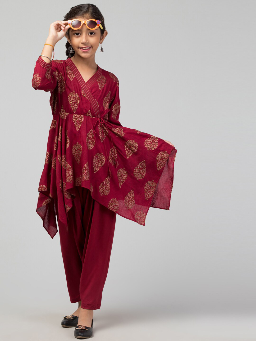 

MUSHKIYA Girls Ethnic Motifs Printed V-Neck Angrakha A-Line Kurti, Maroon