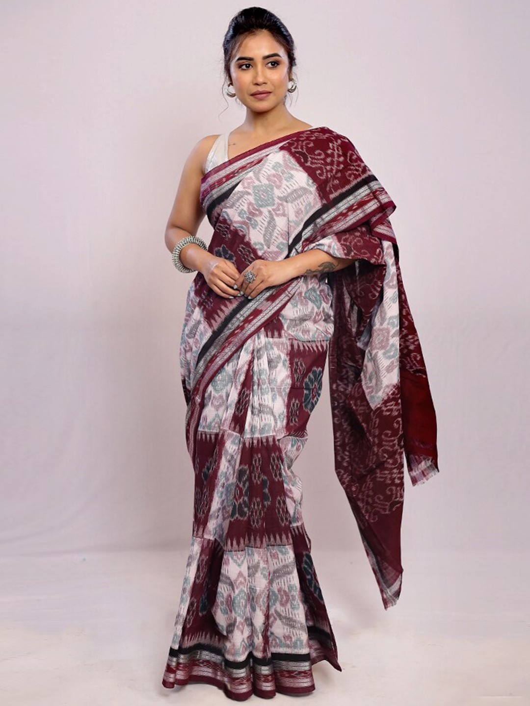 

AllSilks Floral Woven Design Bomkai silk Saree, Cream