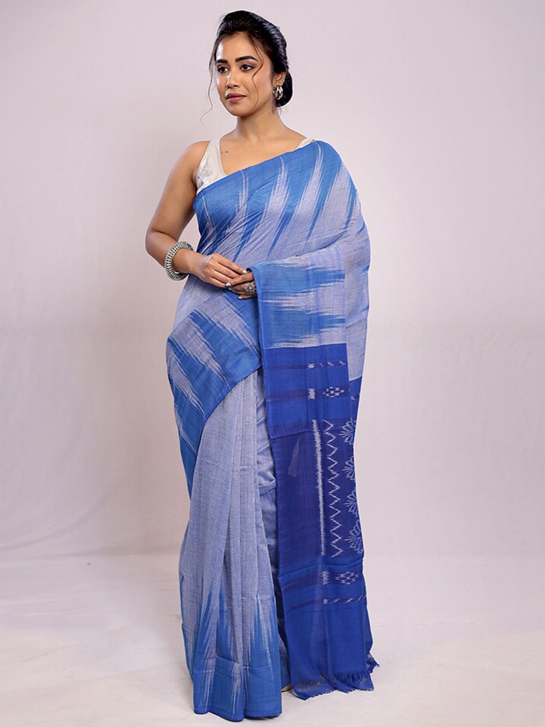 

AllSilks Geometric Woven Design Pure Silk Bomkai silk Saree, Blue