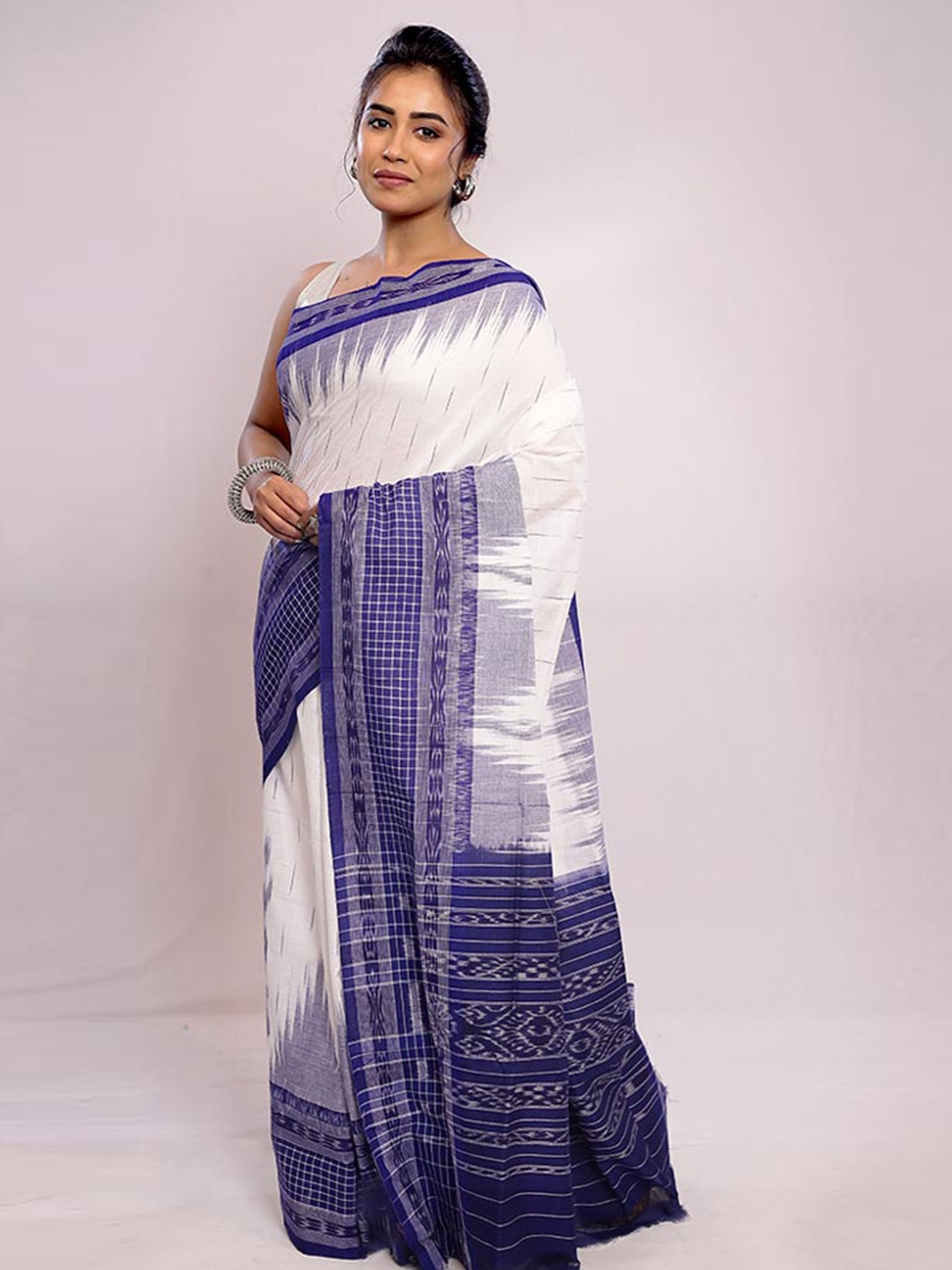 

AllSilks Striped Woven Design Bomkai silk Saree, White