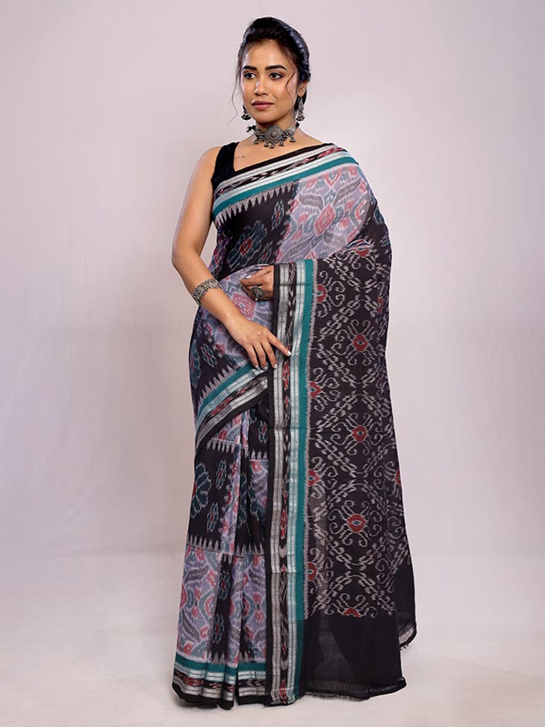 

AllSilks Ethnic Motifs Pure Silk Bomkai silk Saree, Grey