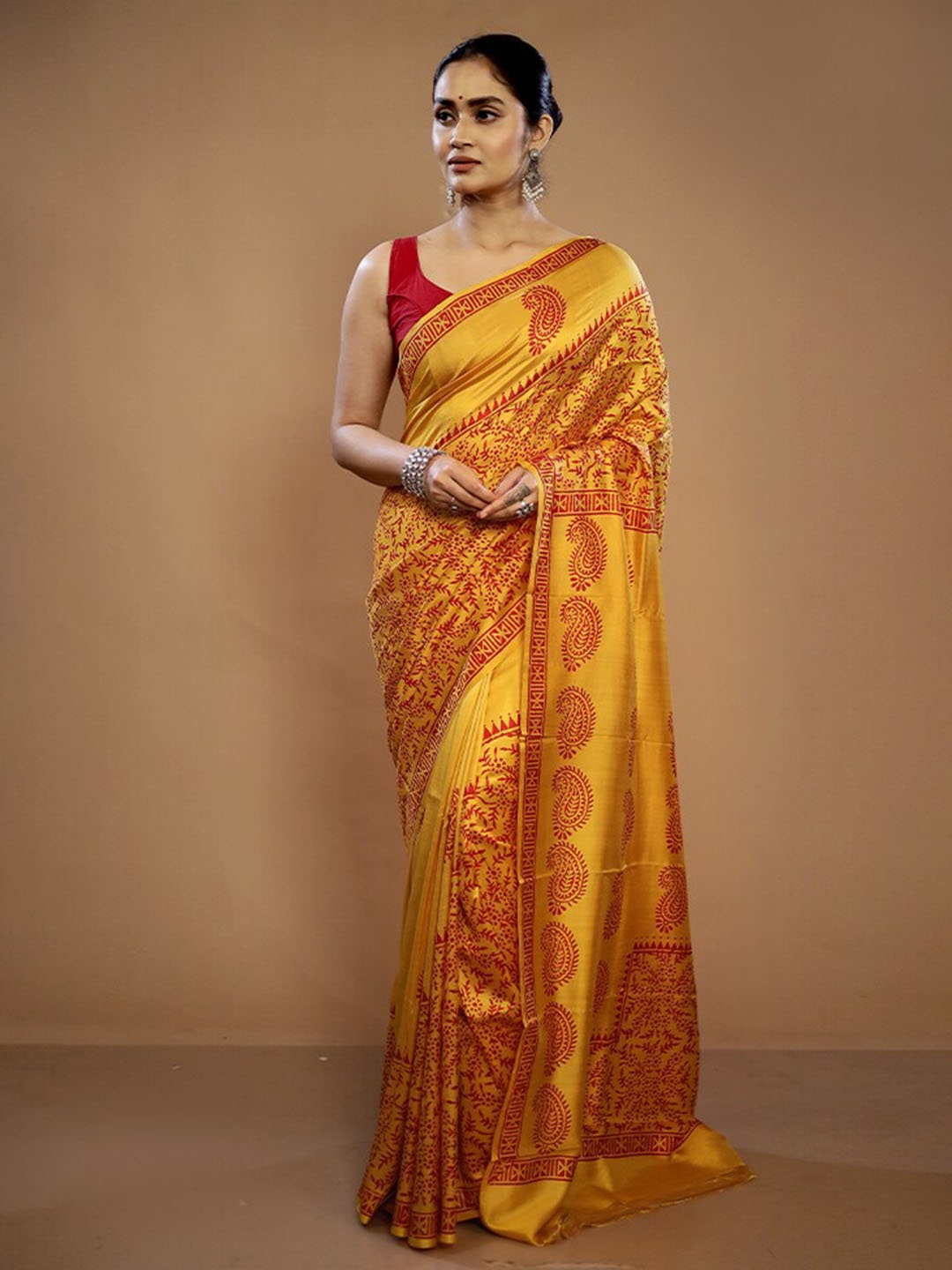 

AllSilks Ethnic Motifs Printed Pure Silk Murshidabad silk Saree, Yellow