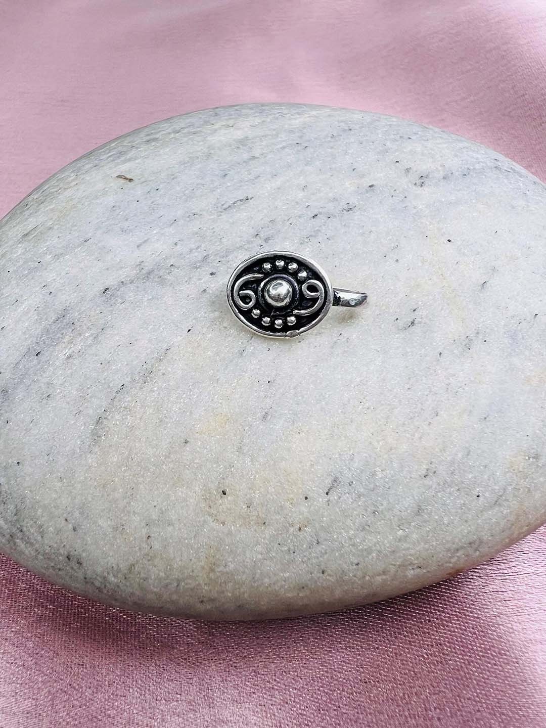 

Arte Jewels 92.5 Sterling Silver Oxidised Septum Nosepin