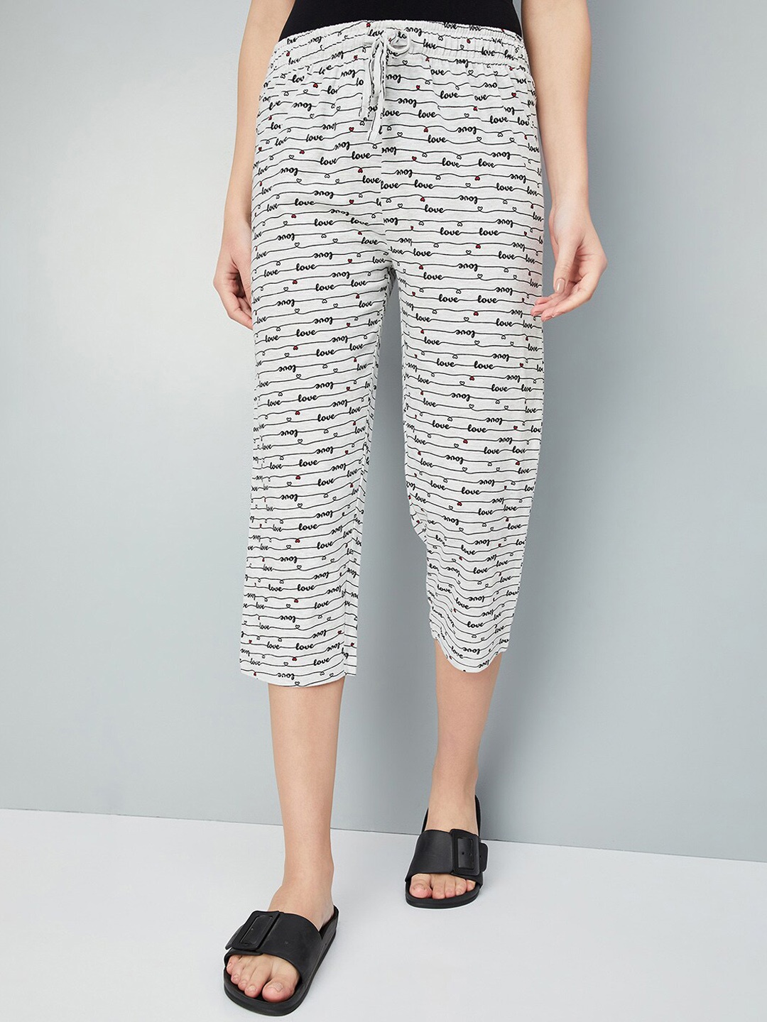 

max Mid Rise Printed Capris, Grey
