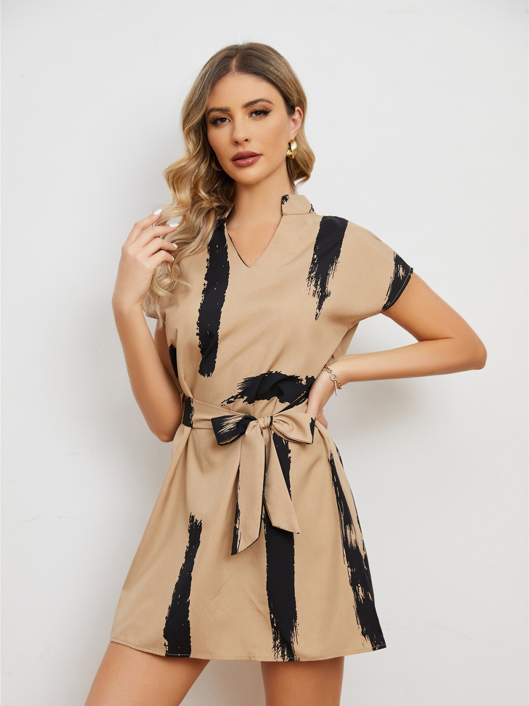 

StyleCast Beige & Black Abstract A Line Mini Dress