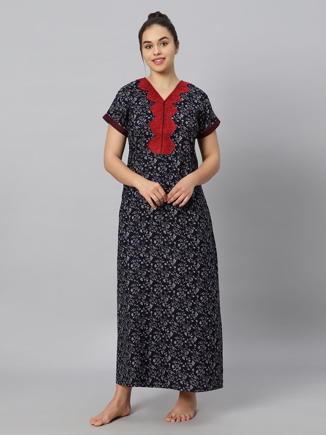 

QUIRA Floral Printed Maxi Nightdress, Black