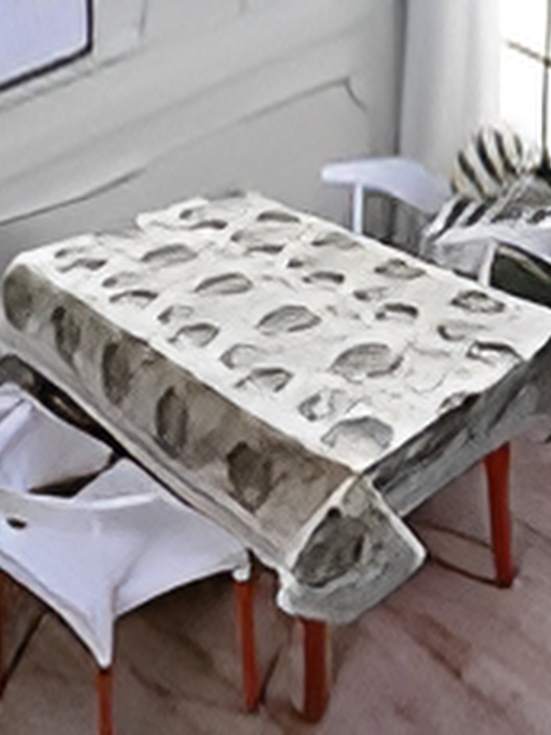 

CASA-NEST Black 4-Seater Table Cover, Multi