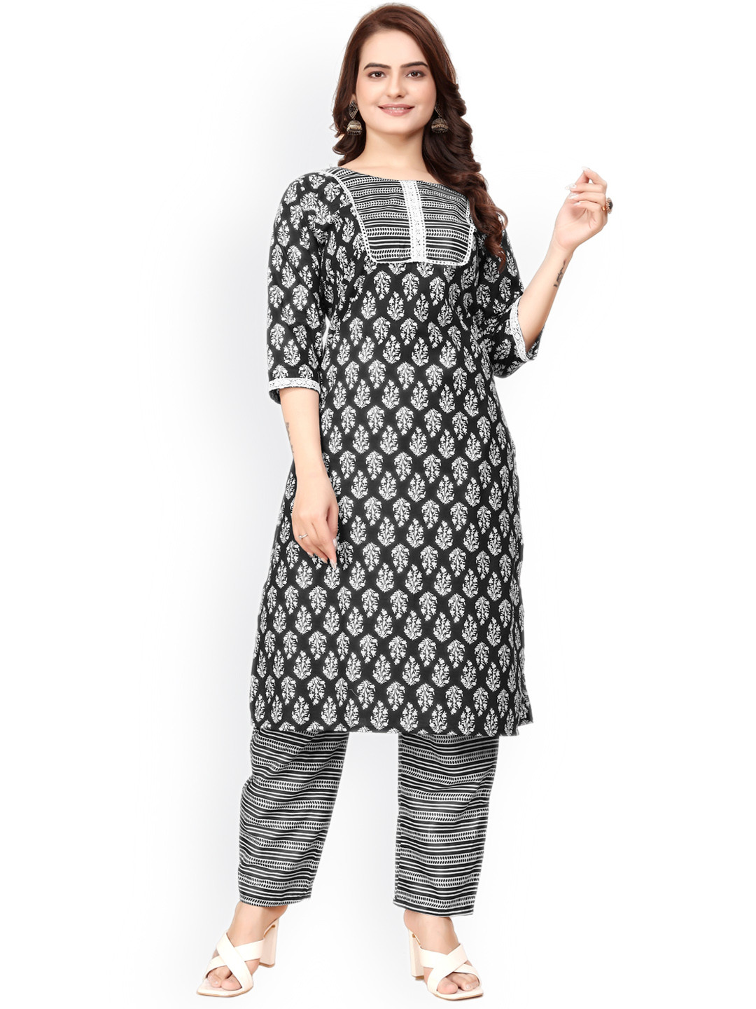 

BAESD Floral Printed Straight Pure Cotton Kurta with Palazzos, Black