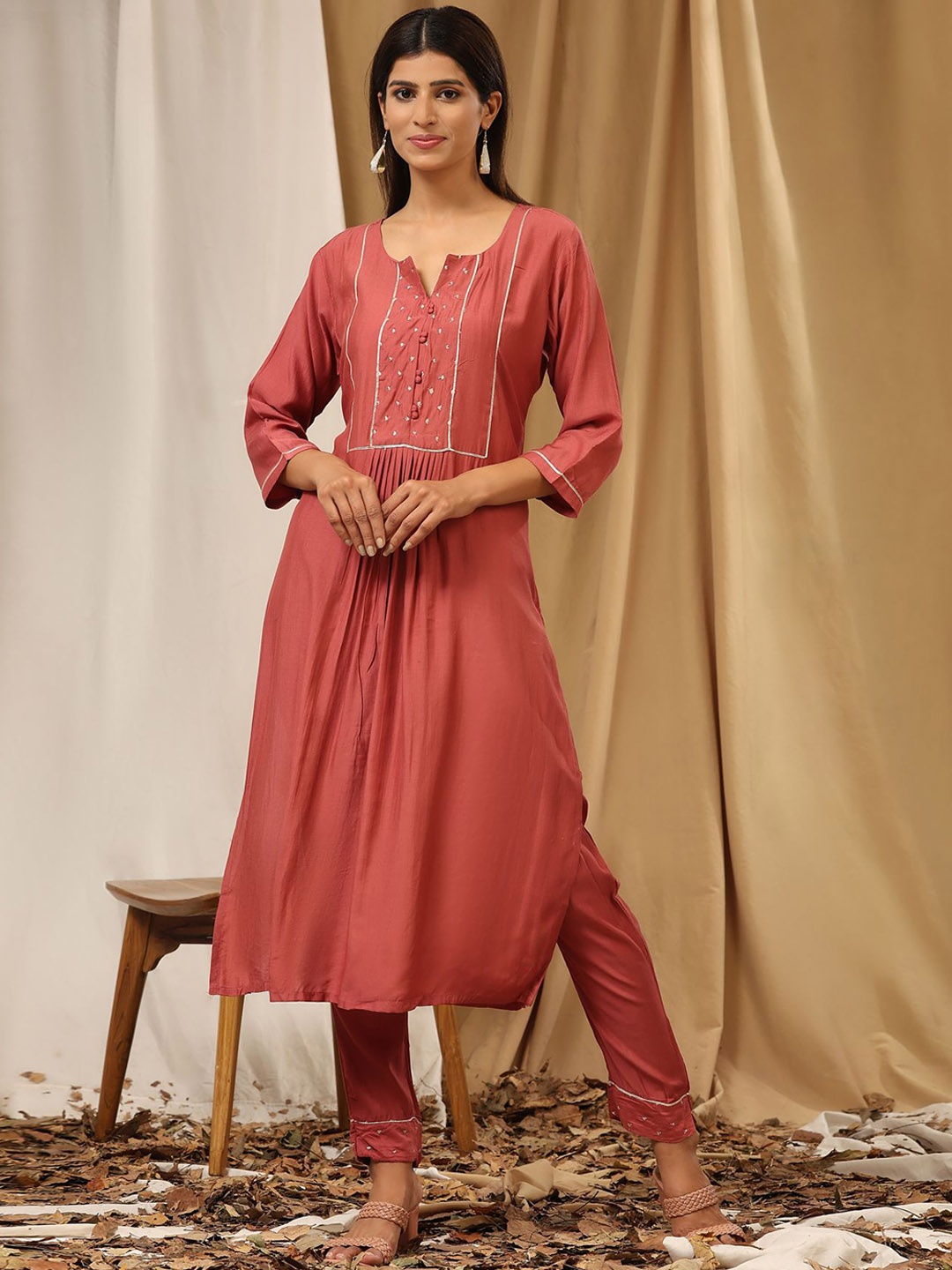 

Phenav Floral Yoke Design Gotta Patti Straight Kurta With Trousers, Maroon