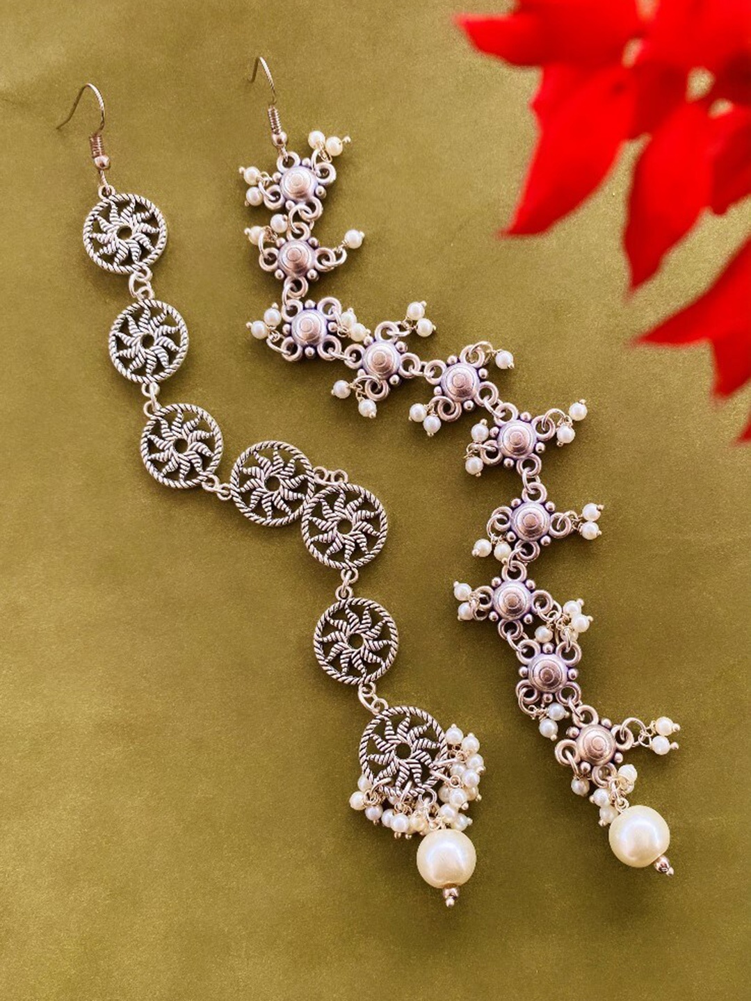 

ATIBELLE Set Of 2 Silver-Plated Pearls Maang Tikka