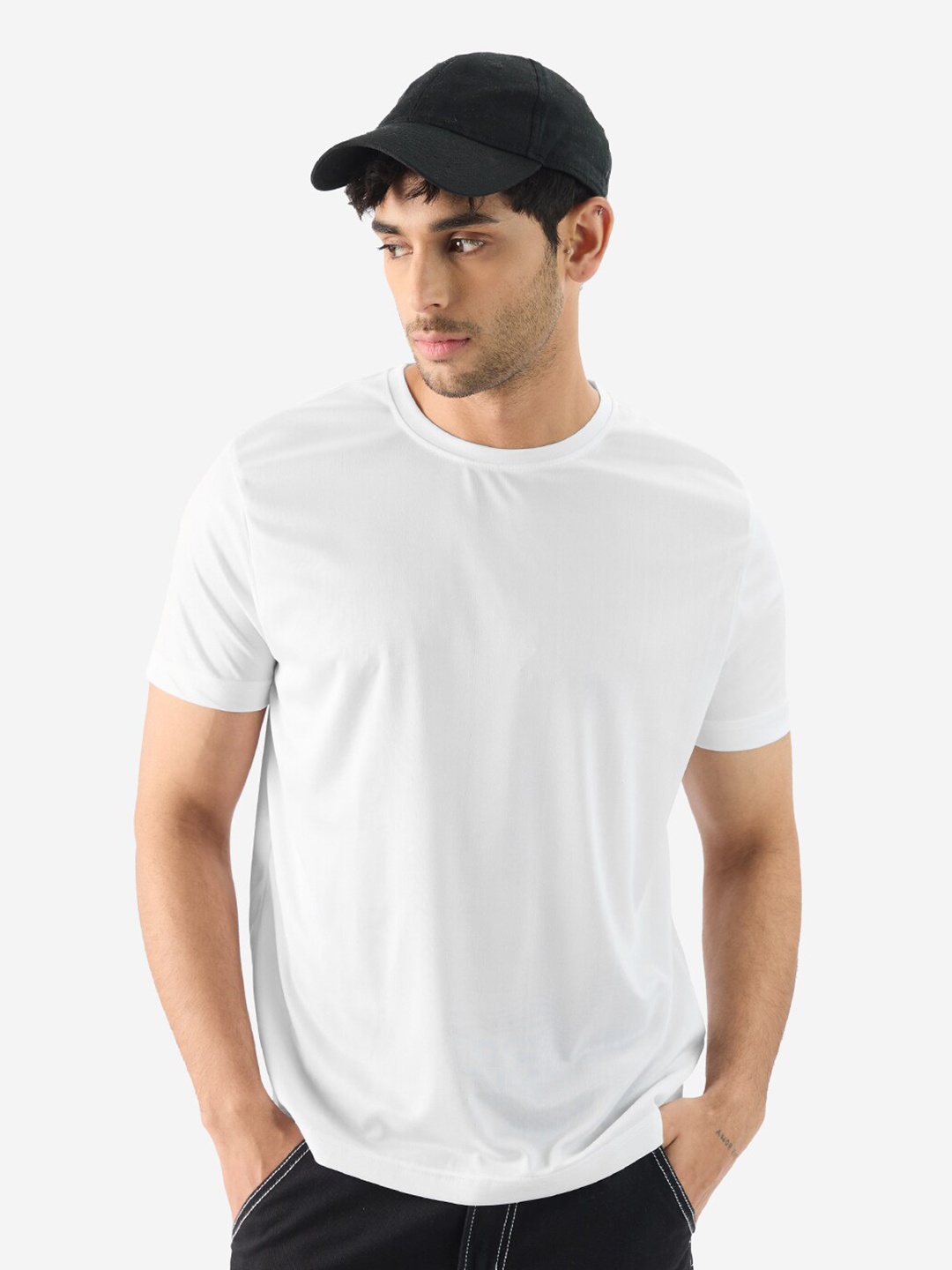 

The Souled Store White Round Neck Short Sleeves T-shirt
