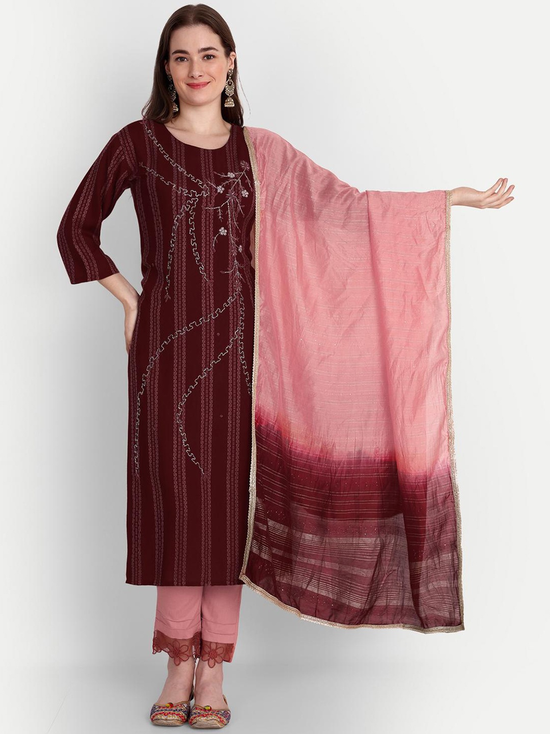 

GLITO Geometric Woven Design Beads & Stones Kurta With Trousers & Dupatta, Maroon
