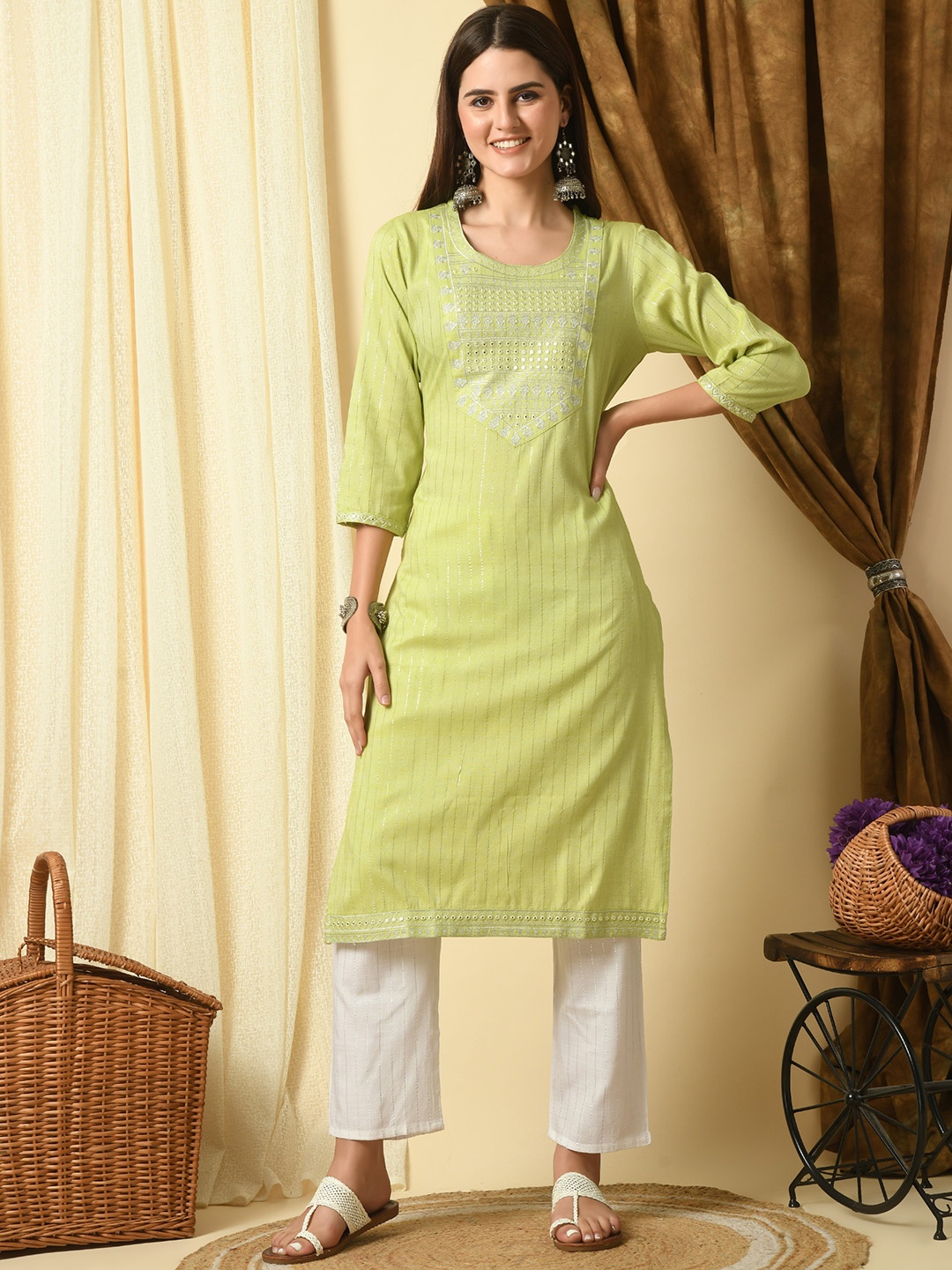 

AAYUMI Ethnic Motifs Embroidered Regular Kurta with Trousers & Dupatta, Green