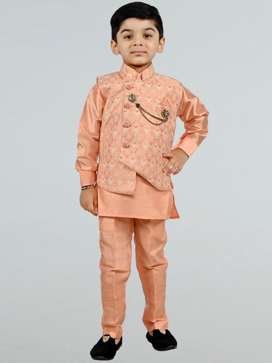 

BT DEZINES Boys Mandarin Collar Kurta with Pyjamas & Waistcoat, Peach